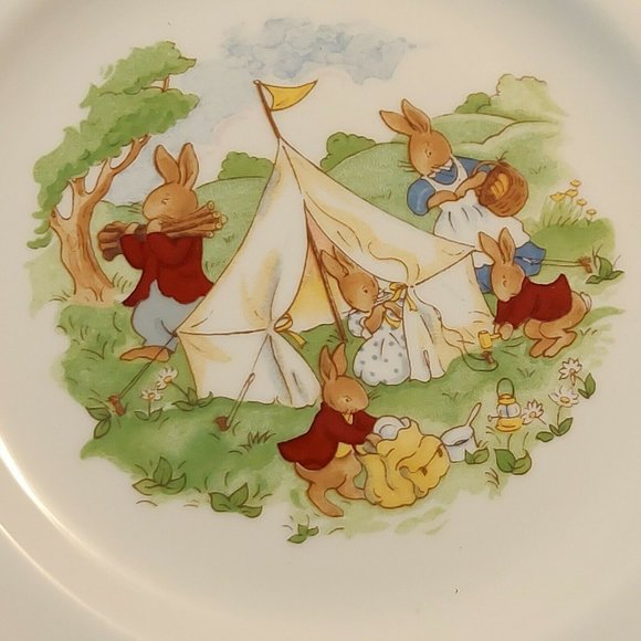 Royal Doulton BUNNYKINS  Family Camping Bone China 8" Plate Blue dot - Picture 3 of 7